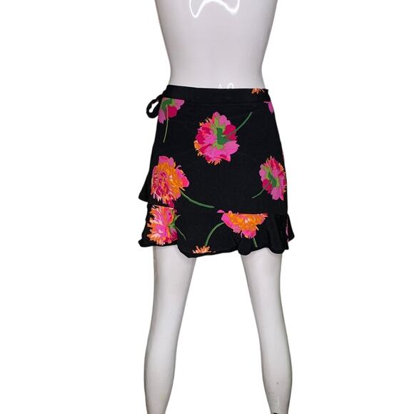 Zara Wrap Mini Skirt Floral Print Full Lining No Pockets Size S - Picture 6 of 8